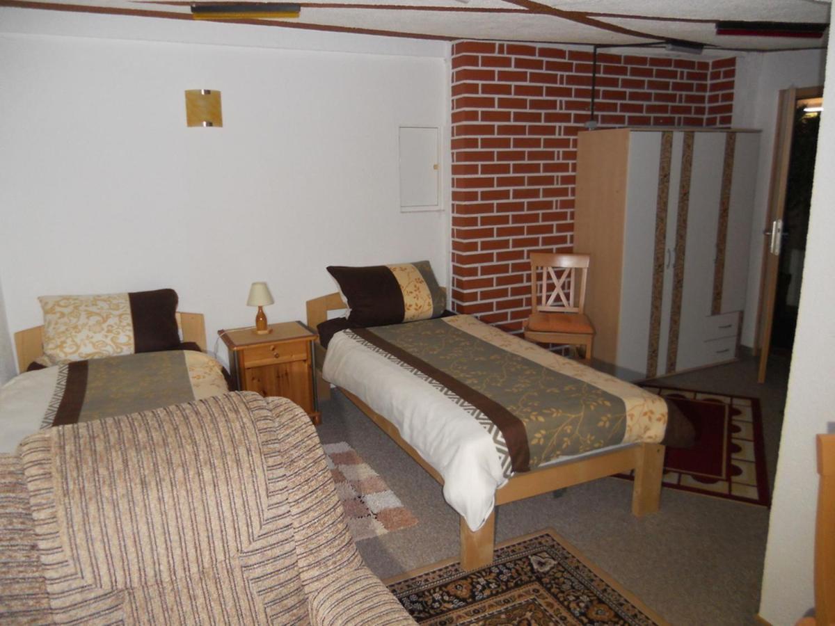 Familienpension Erfurt Esterno foto